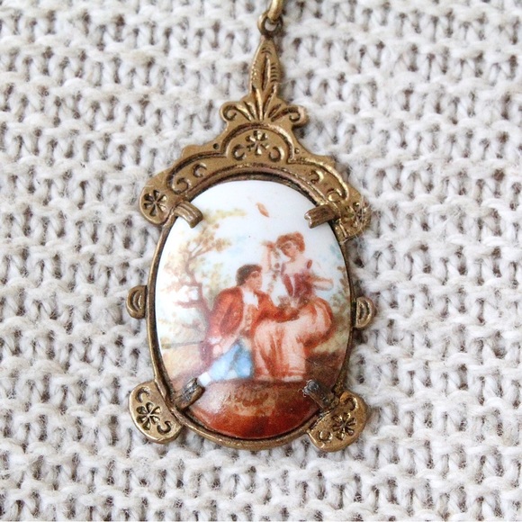 Vintage Porcelain Lovers Courting Scene Pendant Necklace Brass Lariat Y Shape - Picture 2 of 4